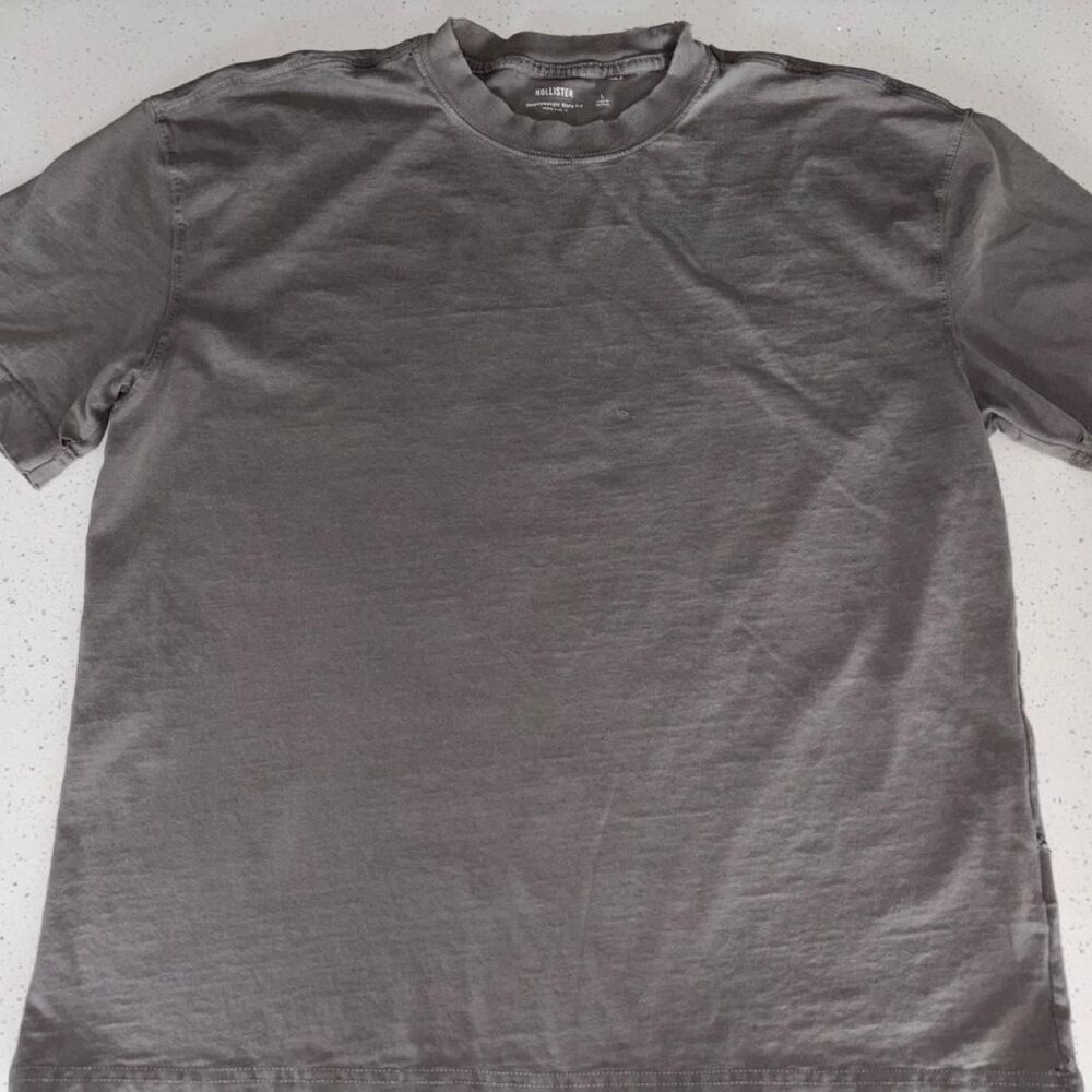 Hollister 100% Cotton distressed men's shirt